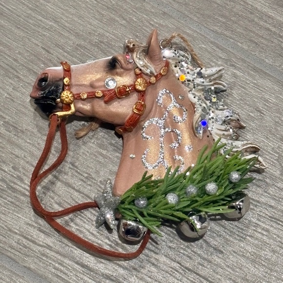 Holiday Horses: “Sleigh Bells" design. Decorated horse Christmas ornament - Picture 11 of 12